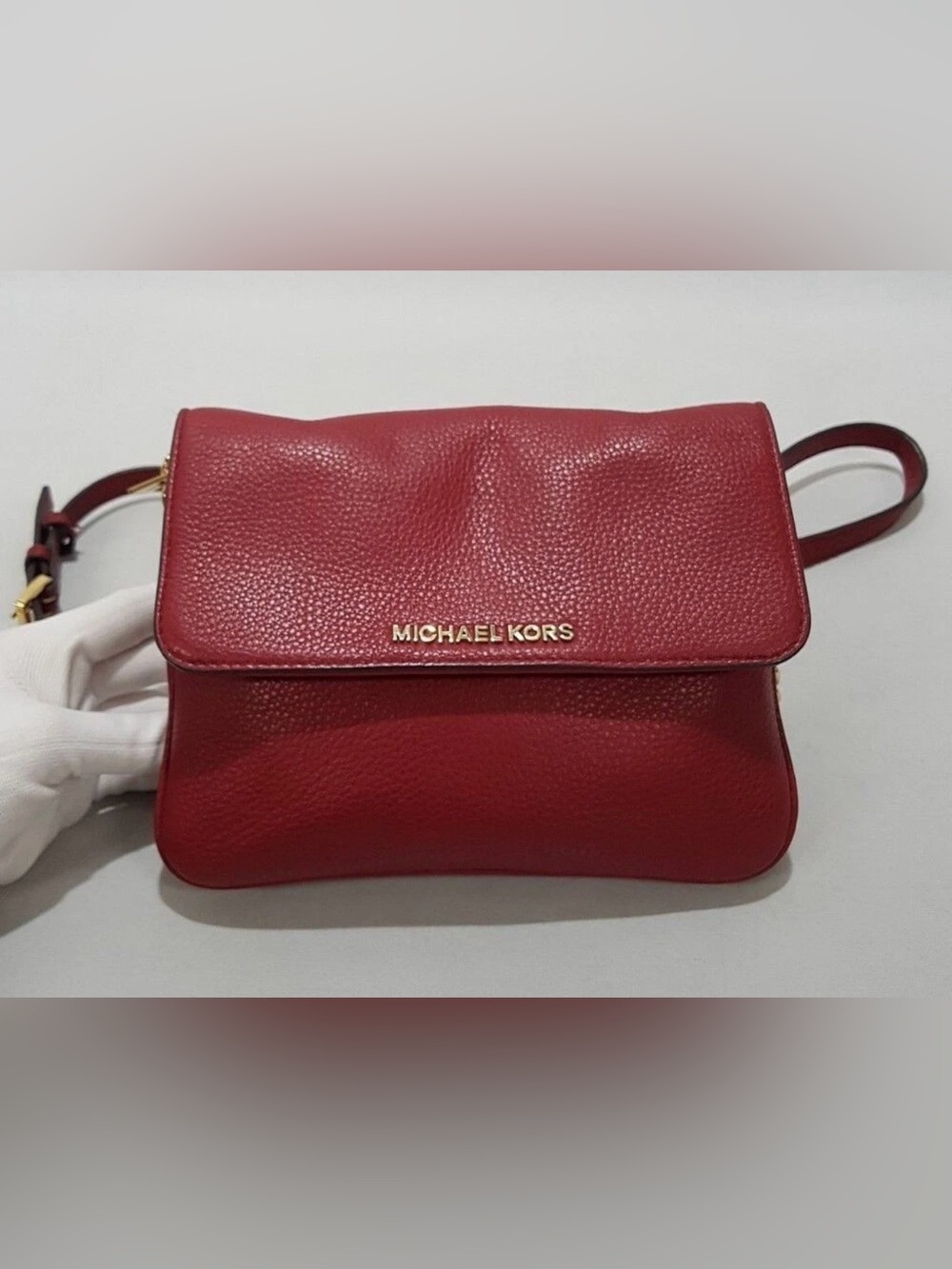 Michael Kors Red Pebbled Leather Crossbody with Gold Chain - Picture 2 of 12
